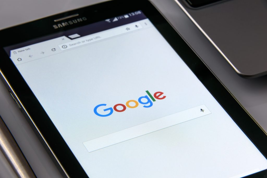 Tips Maksimalkan Website Mu di Pencarian Mobile 3 StockSnap KQVVLIZX6I